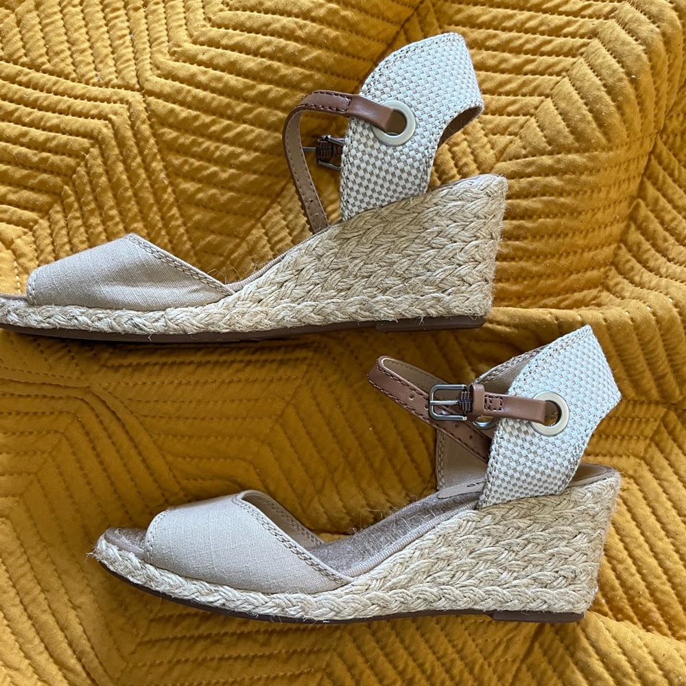 Lucky Brand Cream and Brown Espadrille Wedges